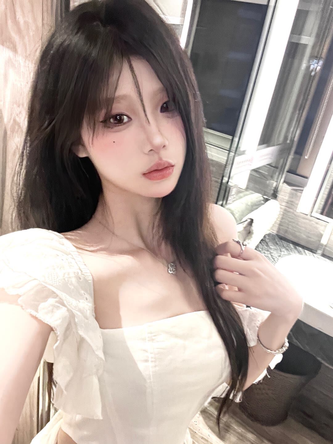 123415rluk8kjsegf0t0gr.jpg